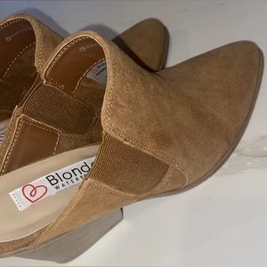 New/never worn Blondo Norm Suede Waterproof  Slip On Mules